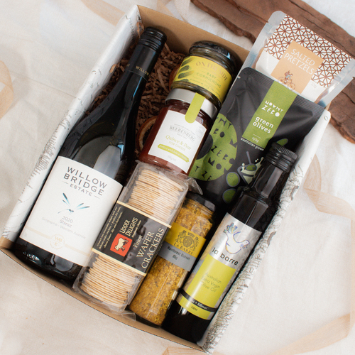 Happy Holidays with Wine Gift Hamper